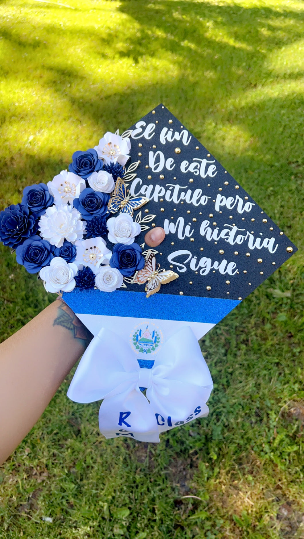 El Salvador Grad Cap Topper