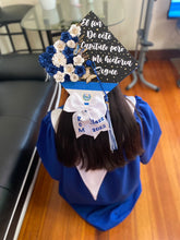 Load image into Gallery viewer, El Salvador Grad Cap Topper
